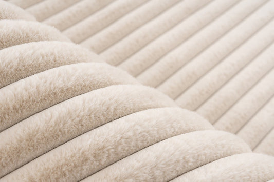 Tapis Milan beige, doux rayé.